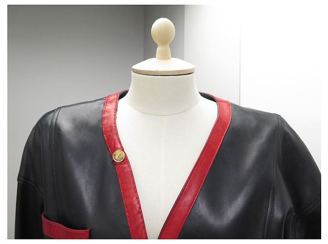 COMPLETO CHANEL NERO E ROSSO GIACCA E GONNA GIACCA E GONNA NERO ROSSO - vista 2