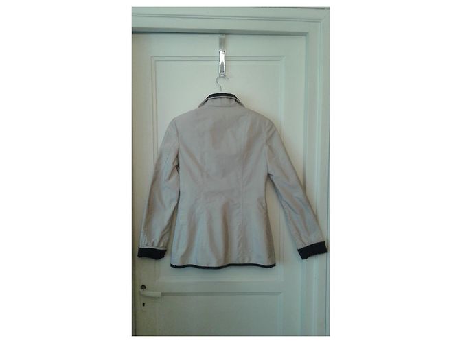 Chanel Jacke Beige aus Polyamid Größe 36 - Ansicht 12