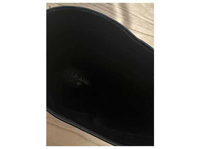 Stivali Chanel in pelle nera e pelliccia Nero - vista 6