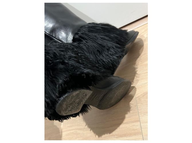 Stivali Chanel in pelle nera e pelliccia Nero - vista 7