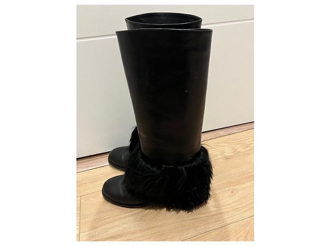 Stivali Chanel in pelle nera e pelliccia Nero - vista 9