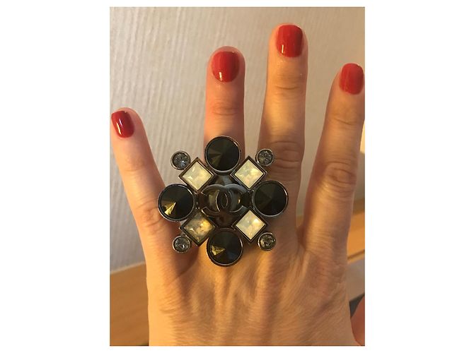Anello Maxi Chanel Nero e Bianco Metallo Taglia 55 Grigio - vista 6