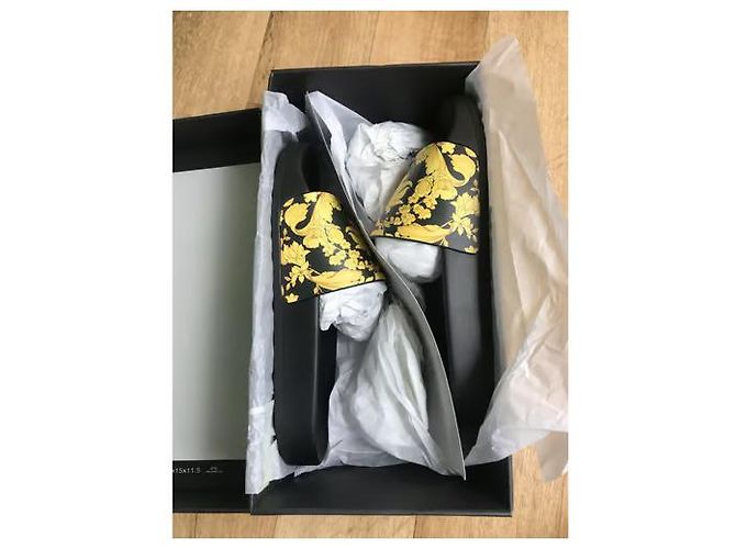Versace Pool Slide Printed Rubber Size 36 Black Golden - view 3