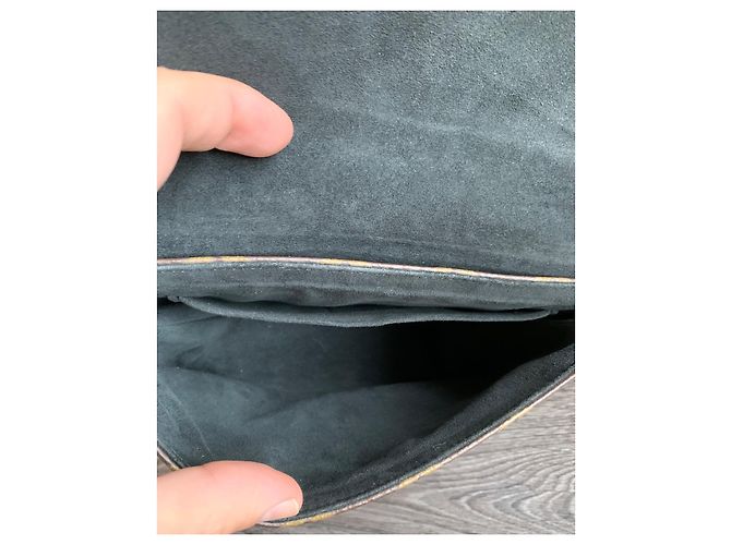 Borsa Louis Vuitton Locky BB in pelle nera - vista 4