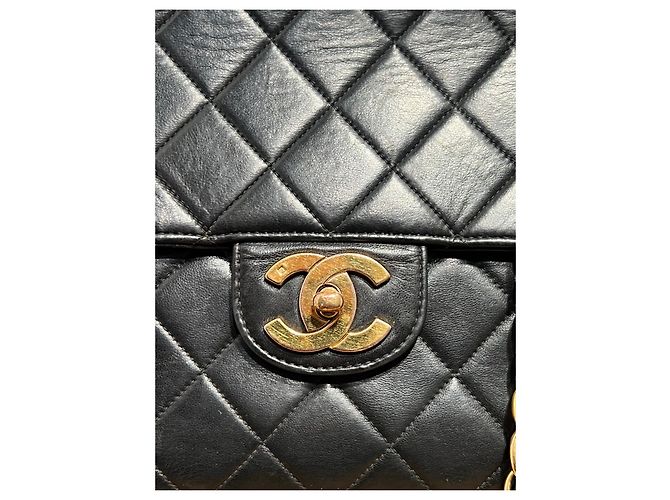 Borsa Chanel in pelle d'agnello nera con finiture oro Nero Gold hardware - vista 2