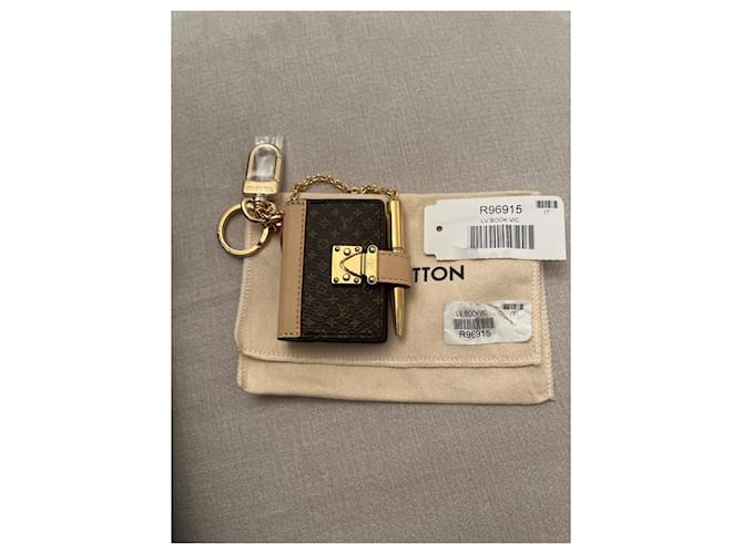 Louis Vuitton portachiavi libro lv Marrone - vista 7
