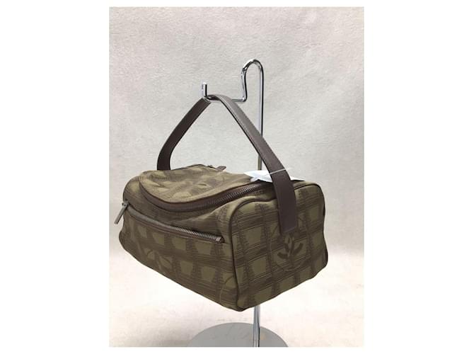 *Chanel Pouch Vanity Canvas Cachi - vista 2