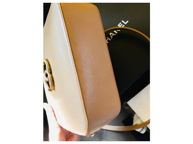 Coco Handle Borsa Chanel in pelle color sabbia - vista 3