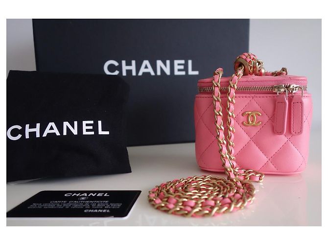 Timeless https: // www.assetluxe-boutique.com/casa/3289-mini-pouch-chanel-classic-pink-.html#::text=Canale%20Classico%20rosa-,mini%20Pochette%20Chanel%20Classico%20ROSA,-4%20150%2C00%20%E2%82%corrente alternata - vista 10