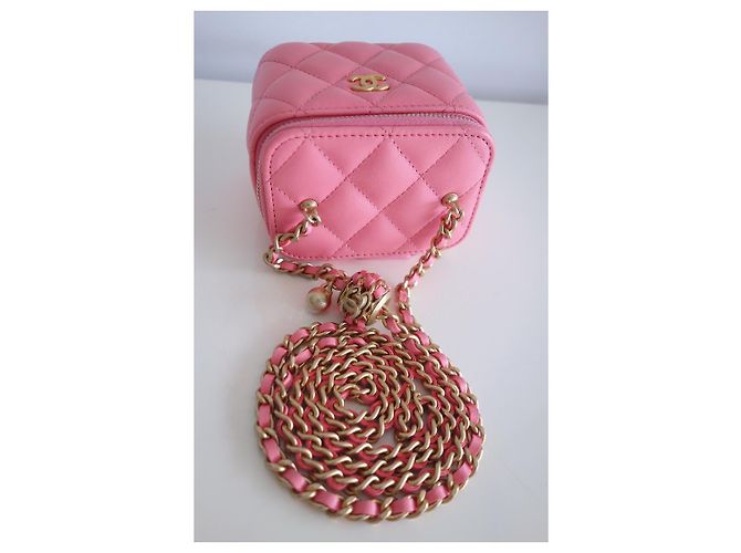 Timeless https: // www.assetluxe-boutique.com/casa/3289-mini-pouch-chanel-classic-pink-.html#::text=Canale%20Classico%20rosa-,mini%20Pochette%20Chanel%20Classico%20ROSA,-4%20150%2C00%20%E2%82%corrente alternata - vista 5