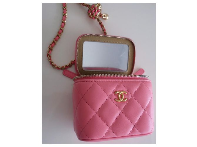 Timeless https: // www.assetluxe-boutique.com/casa/3289-mini-pouch-chanel-classic-pink-.html#::text=Canale%20Classico%20rosa-,mini%20Pochette%20Chanel%20Classico%20ROSA,-4%20150%2C00%20%E2%82%corrente alternata - vista 9