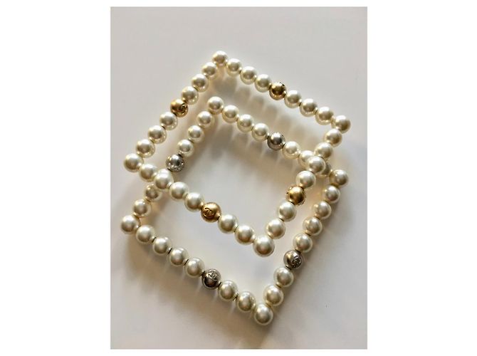 Chanel Par de pulseiras quadradas de pérolas Dourado - vista 2