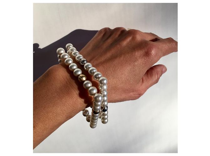 Chanel Par de pulseiras quadradas de pérolas Dourado - vista 3