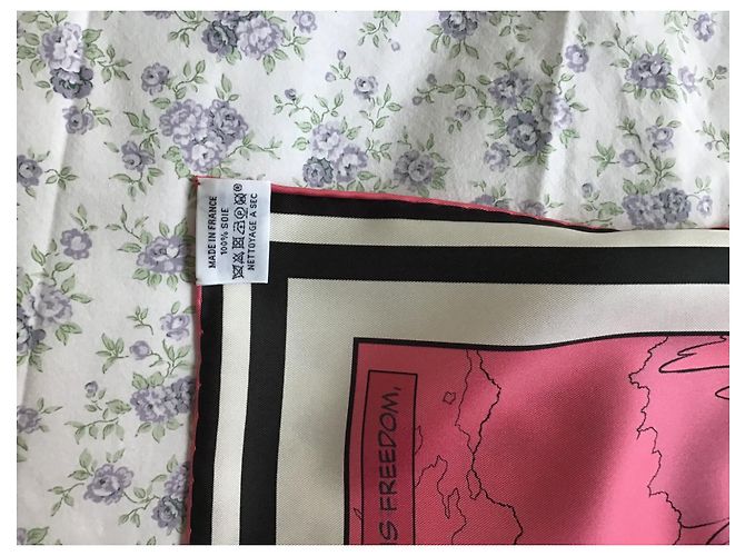 Hermès lado forrado "wow" seda  90 cm Multicolor - vista 5