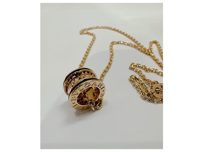 Bulgari B.Zero1 Collana con ciondolo Rock in 18 kt in oro rosa con borchie e inserti in ceramica nera Gold hardware - vista 5