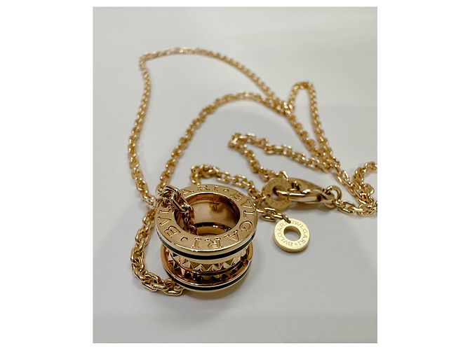 Bulgari B.Zero1 Collana con ciondolo Rock in 18 kt in oro rosa con borchie e inserti in ceramica nera Gold hardware - vista 8