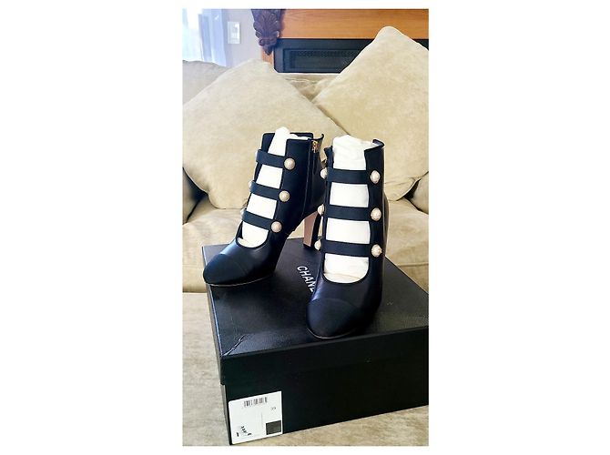 Chanel Stiefeletten Perlenknöpfe Schwarz - Ansicht 3