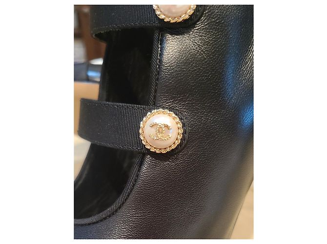Chanel Stiefeletten Perlenknöpfe Schwarz - Ansicht 6