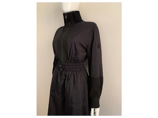 Moncler Schwarzes Nylonkleid - Ansicht 15