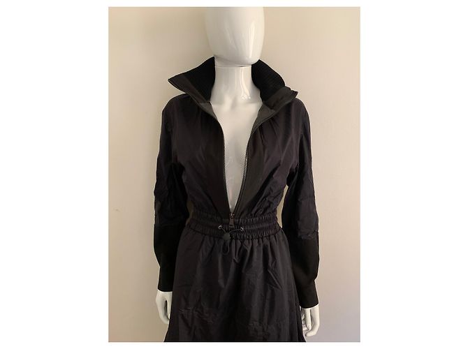 Moncler Schwarzes Nylonkleid - Ansicht 17