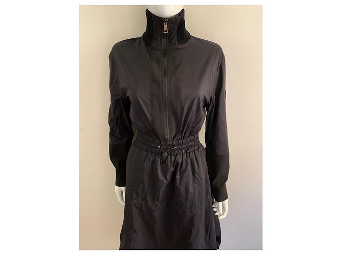 Moncler Schwarzes Nylonkleid - Ansicht 19