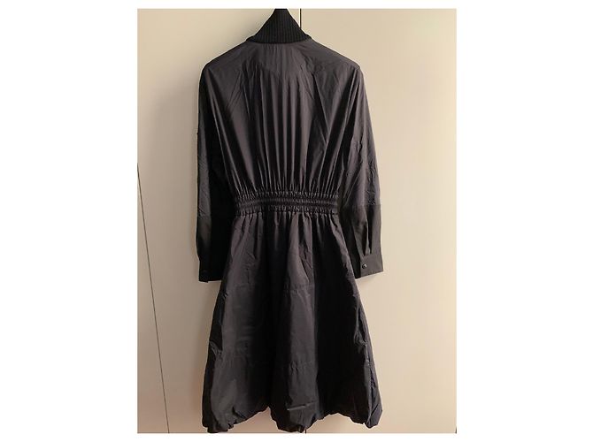 Moncler Schwarzes Nylonkleid - Ansicht 2