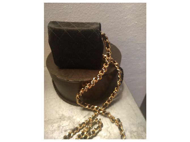 2.55 Borsa Chanel 255 Mini Nera in Satin Nero - vue 12