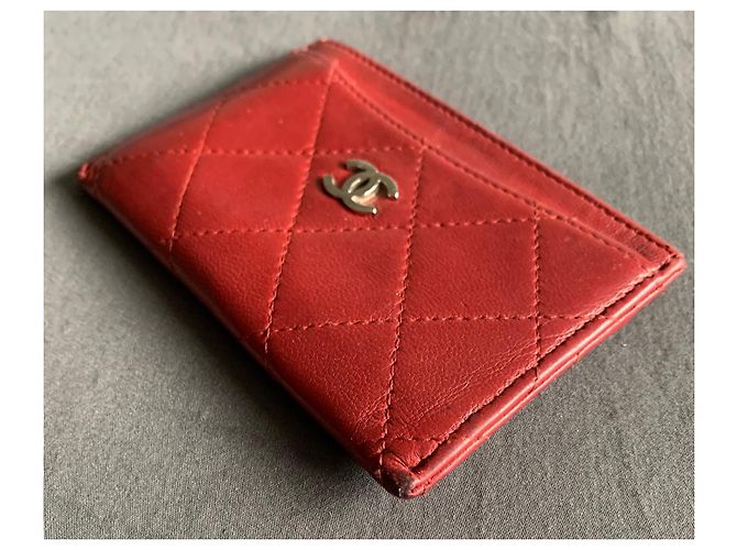 Chanel tarjetero Classique atemporal Roja - vista 4