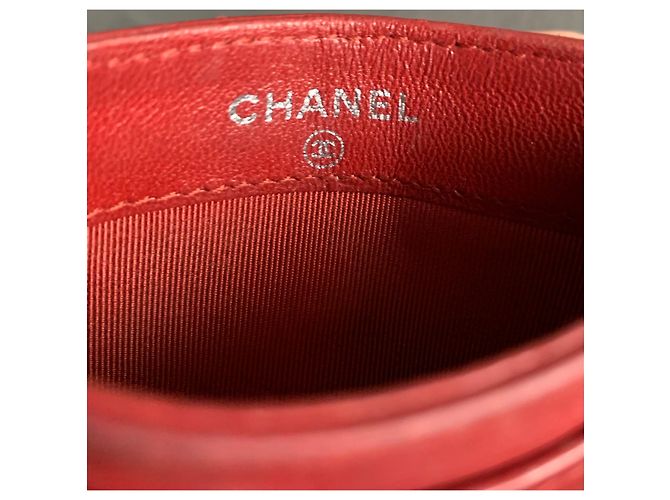 Chanel tarjetero Classique atemporal Roja - vista 9