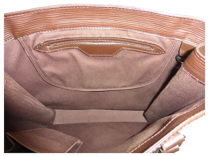 Louis Vuitton Borsa piatta in pelle Epi Moka Marrone scuro - vista 10