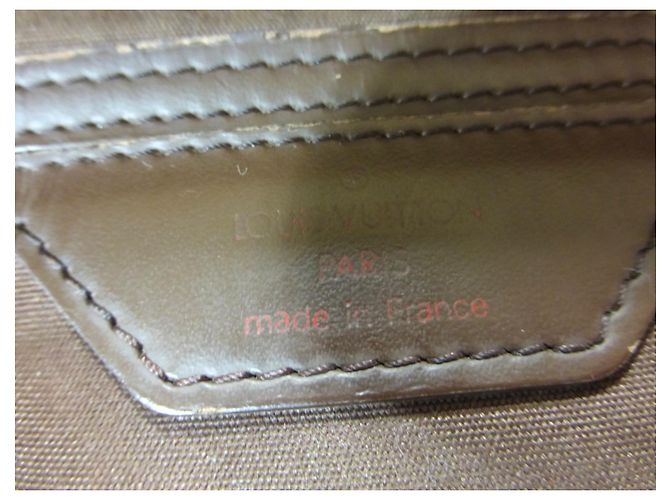 Louis Vuitton Borsa piatta in pelle Epi Moka Marrone scuro - vista 12