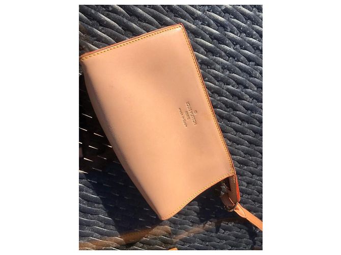 Borsa tote Louis Vuitton Monogram Vinyl Ambre Cruise Marrone chiaro Marrone scuro - vista 5