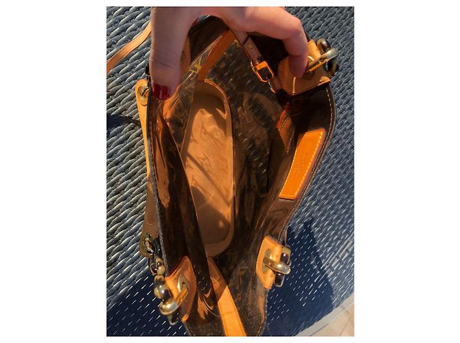 Borsa tote Louis Vuitton Monogram Vinyl Ambre Cruise Marrone chiaro Marrone scuro - vista 9