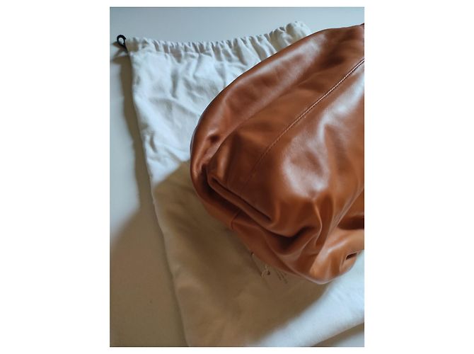 Borsa Pouch Bottega Veneta in pelle color cognac - vista 2