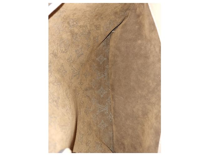 Louis Vuitton Bella Tote Mahina Pelle Eggshell Bianco sporco - vista 6