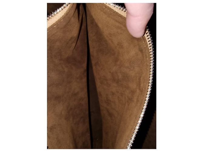 Louis Vuitton Bella Tote Mahina Pelle Eggshell Bianco sporco - vista 9
