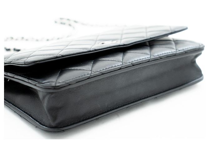 Wallet On Chain CHANEL Portafoglio classico nero su catena Borsa a tracolla WOC Pelle di agnello - vista 4