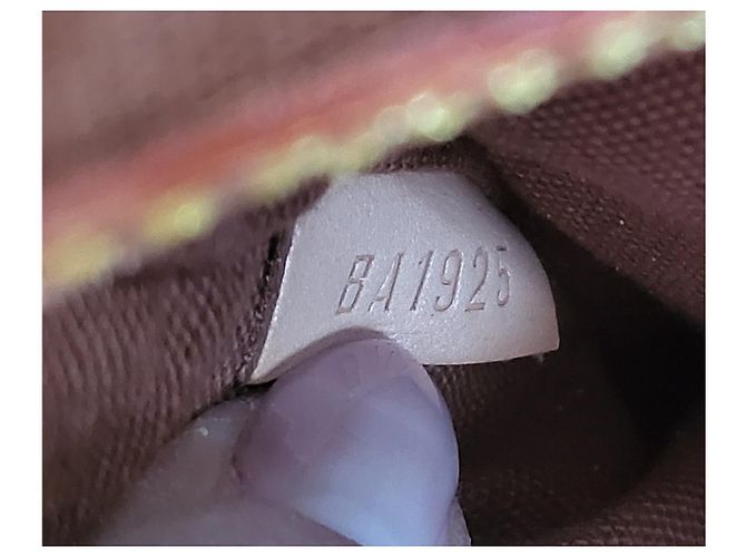 LOUIS VUITTON SAC ALMA PM MONOGRAMME Marron - vue 17