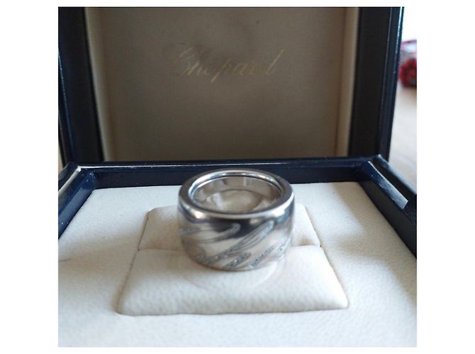 Bague Chopard Chopardissimo Or Blanc Argentée - vue 2