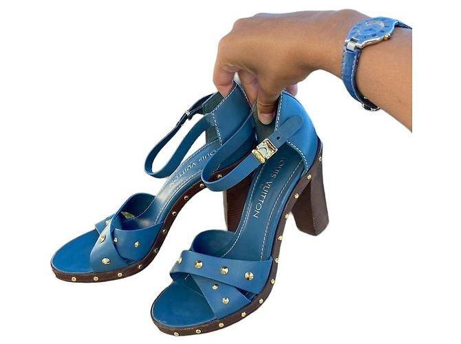 Louis Vuitton Blaue High Heels aus Suhali-Leder von LV - Ansicht 3