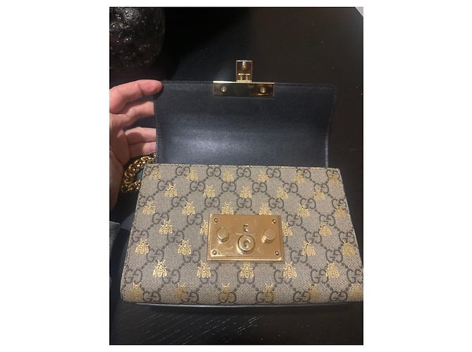 Borsa Gucci Padlock GG Supreme Bee Beige - vista 6