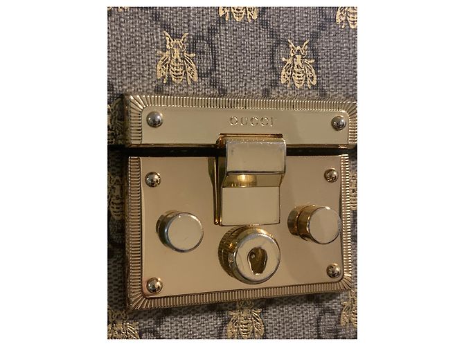 Borsa Gucci Padlock GG Supreme Bee Beige - vista 9