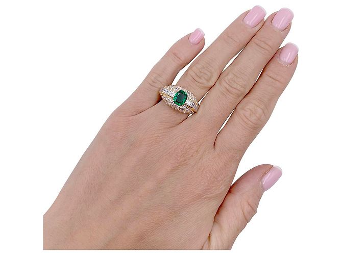 inconnue Anello in oro giallo, smeraldo a cuscino e pavé di diamanti. - vista 8