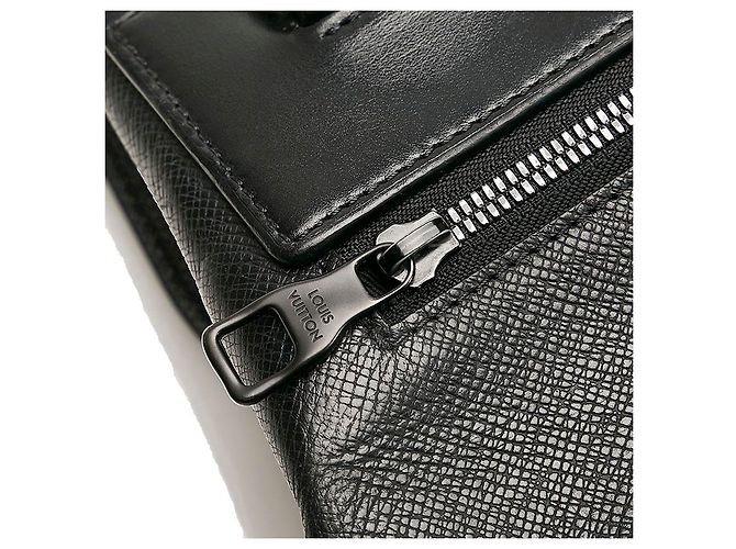 Louis Vuitton Taiga Piroscafo Arcobaleno PM M30339 Nero - vista 8