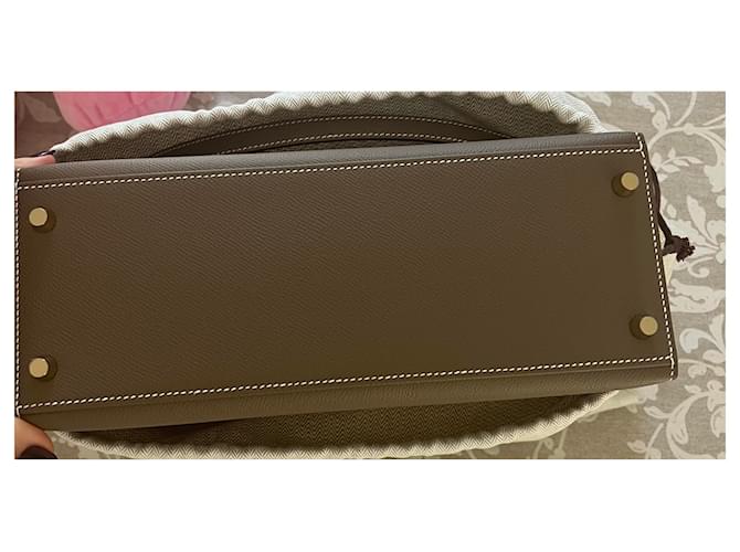 Hermès Kelly 28 Epsom Scellier Beige Grigio Marrone chiaro - vista 14