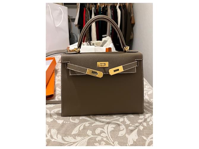Hermès Kelly 28 Epsom Scellier Beige Grigio Marrone chiaro - vista 2