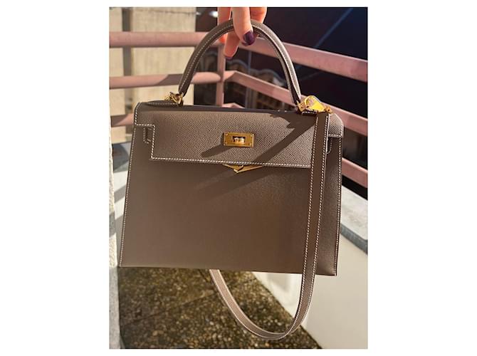 Hermès Kelly 28 Epsom Scellier Beige Grigio Marrone chiaro - vista 4
