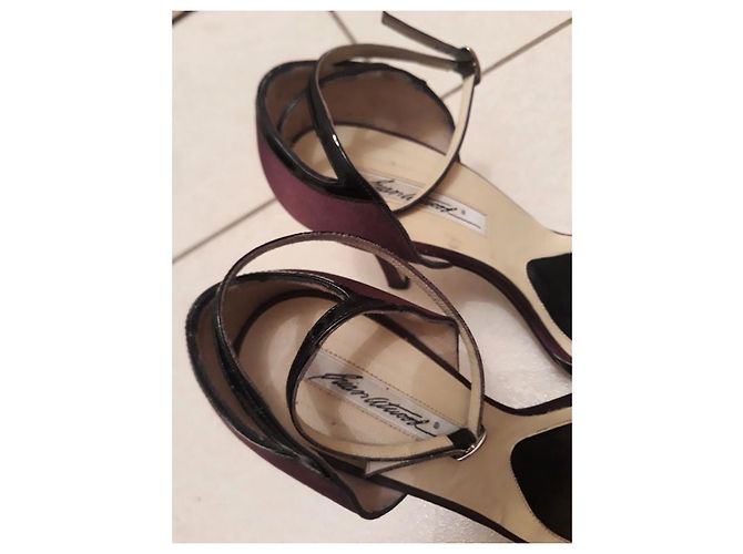 Sandali Brian Atwood in raso e pelle rosso scuro Bordò - vista 5
