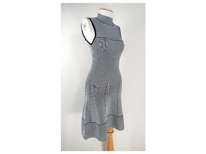 Autre Marque NIKKIE Elastisches gestreiftes Kleid Schwarz Weiß - Ansicht 2