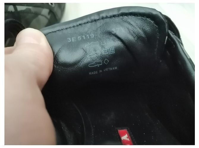 Prada Sneaker Schwarz Grau aus Leder und Polyester 37.5 - Ansicht 11